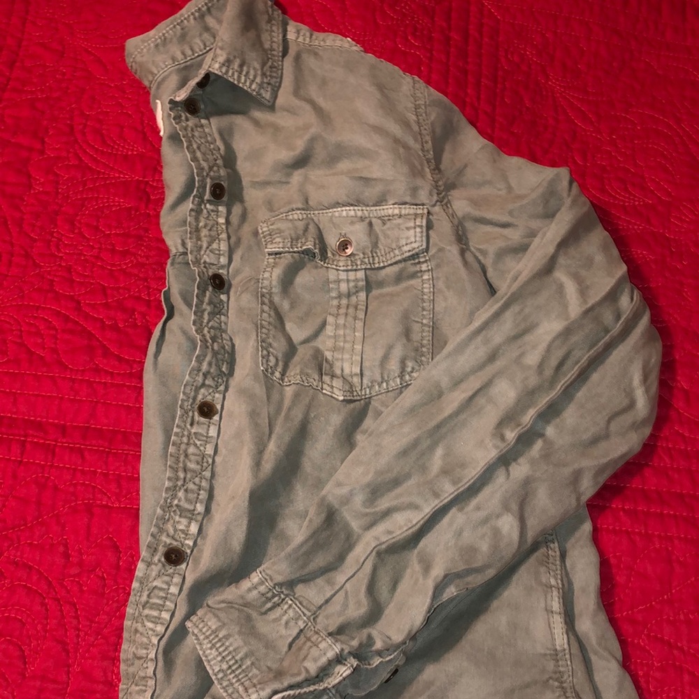 American Eagle boyfriend fit button up shirt
